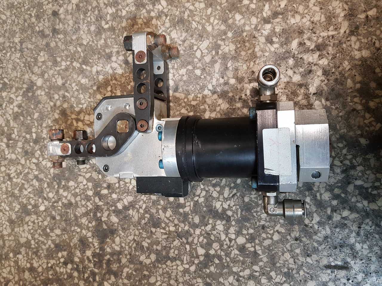Lot of 5 Cpi Modular enclosed gripping clamp - INDUSTRIAL PARTS
