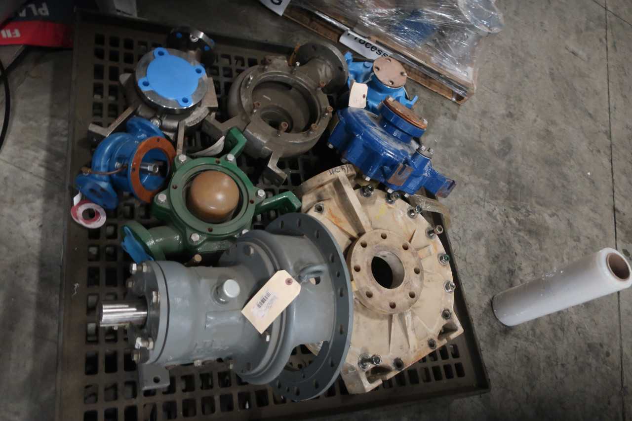 1 PALLET OF ASSORTED PUMP PARTS - PUMPS