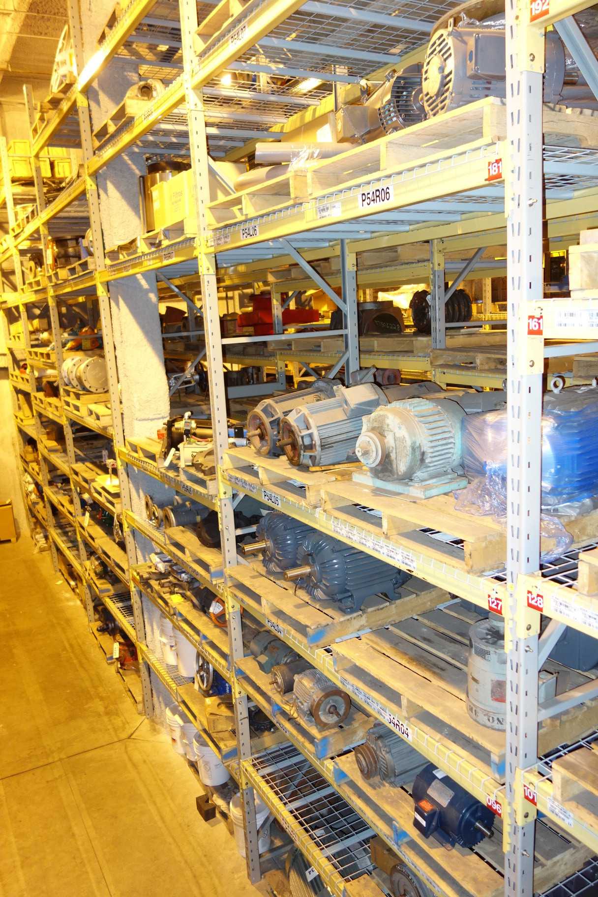 CONTENTS OF 1 UPRIGHT RACKING SECTION, MOTORS - ELECTRIC MOTORS