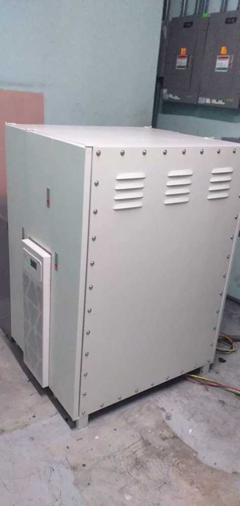 Lot of (2) UPS 3S 40KVA 400V 3:3 UPS LowTower - UPS