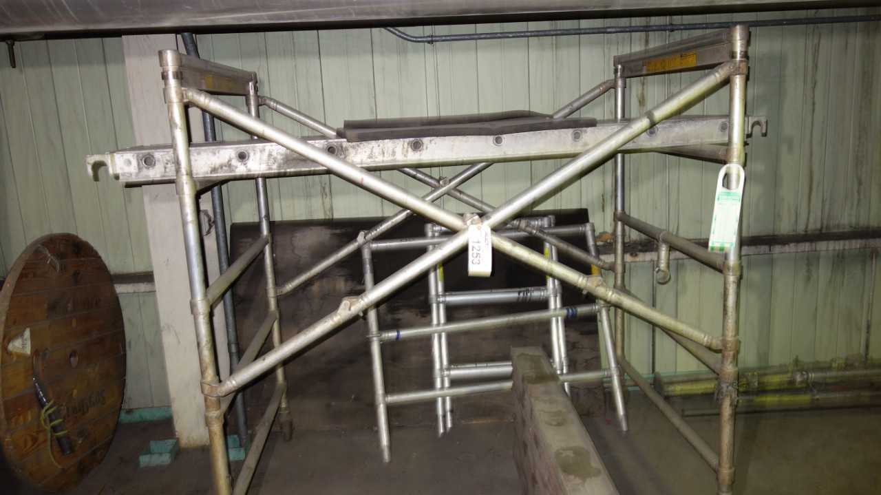 LOT OF ASSORTED UP-RITE SCAFFOLDING W/ STEP LADDDER - ELECTRIC POWER TOOLS