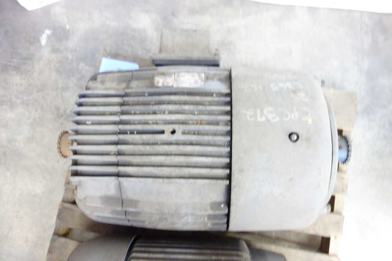LOT OF 2 ASSORTED ELECTRIC MOTORS - ELECTRIC MOTORS