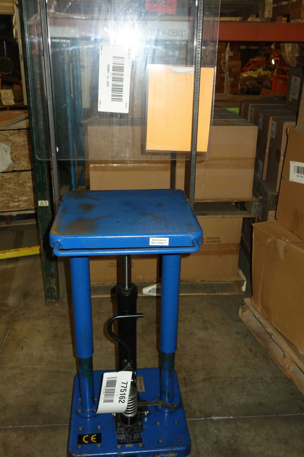 OMEGA HYDRAULIC LIFT TABLE - MATERIAL HANDLING