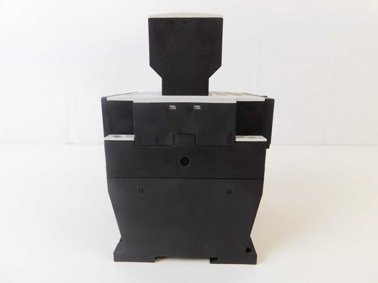 Quantity of 2x XTCR018C21C Contactors - CONTACTORS