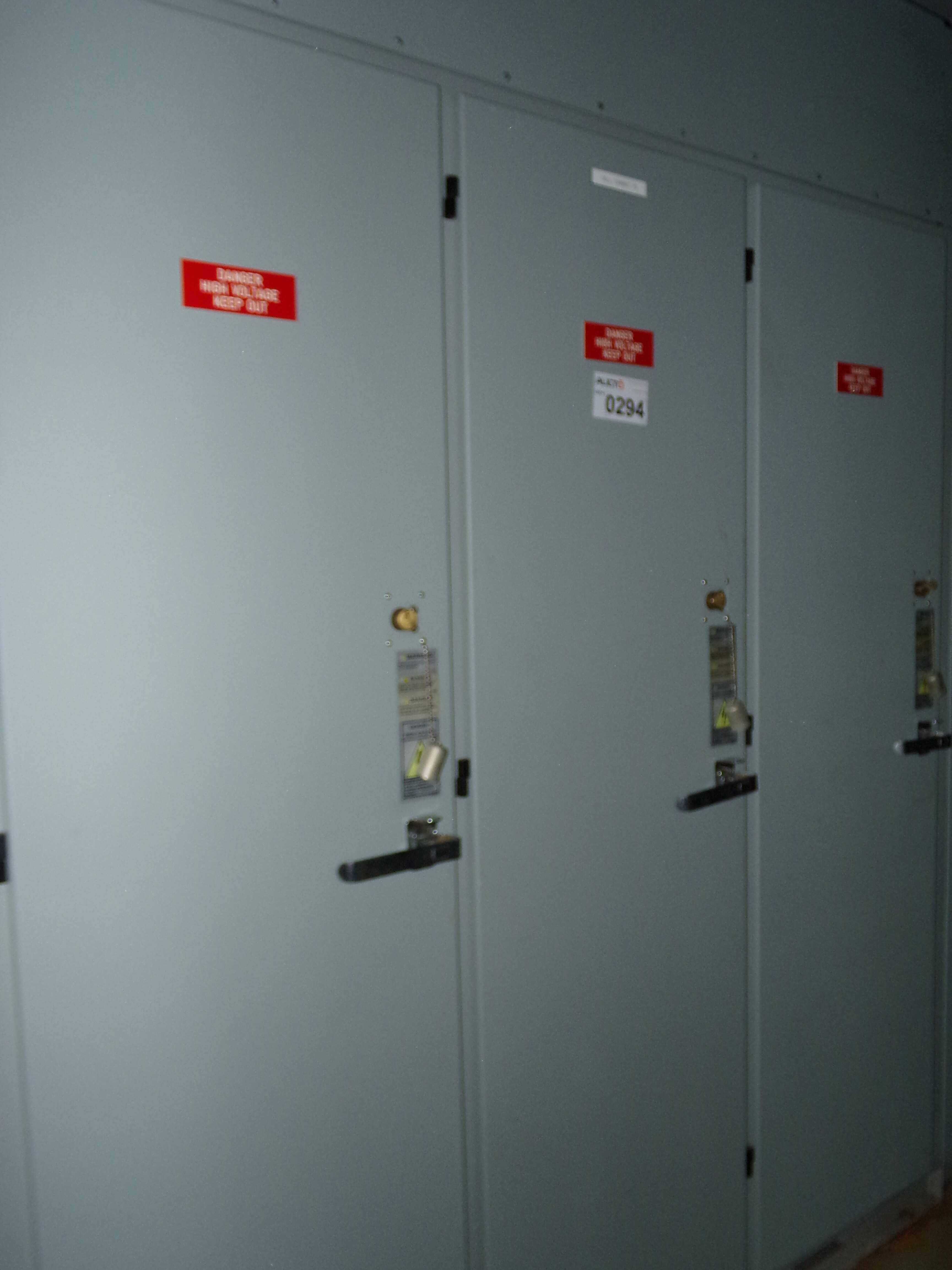 SIEMENS CELL CABINET #1S, 3 SECTIONS - TOOL STORAGE