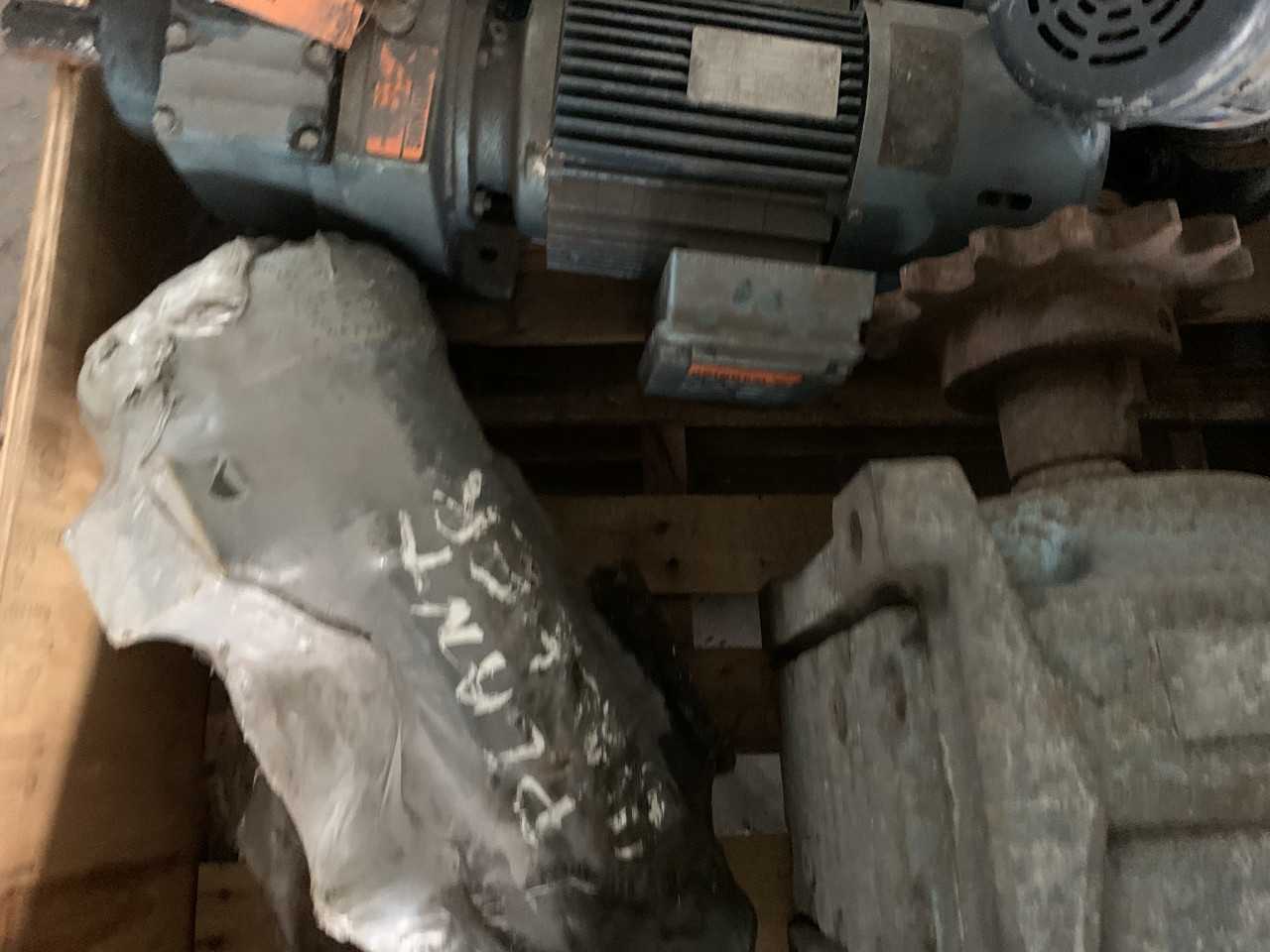 CRATE OF SEW-EURODRIVE GEAR MOTORS - GEAR REDUCERS