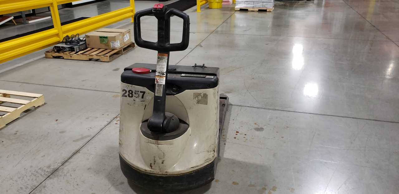 2004 Crown WP2035-45 walkie pallet jack Grove City OH - MANUAL PALLET JACKS