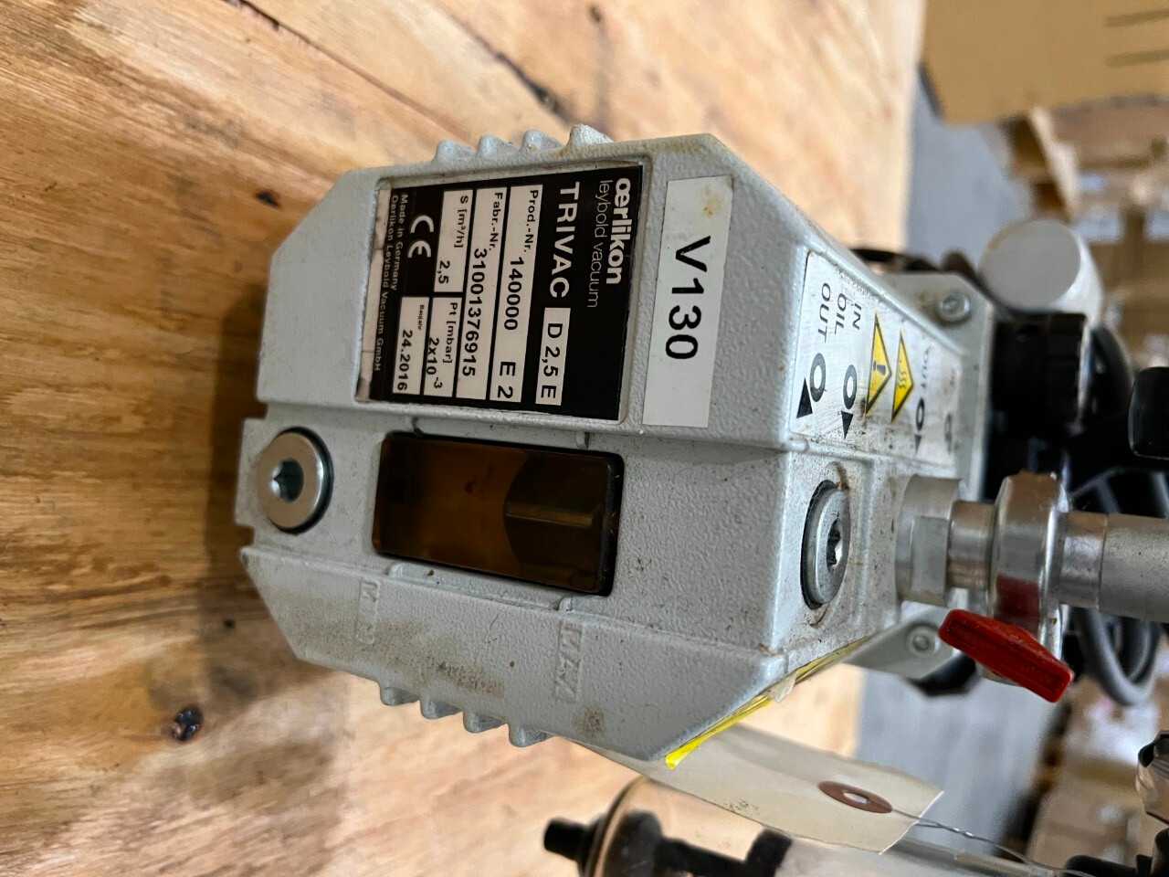 OERLIKON LEYBOLD TRIVAC D 2,5 E VACUUM PUMP - VACUUM PUMP