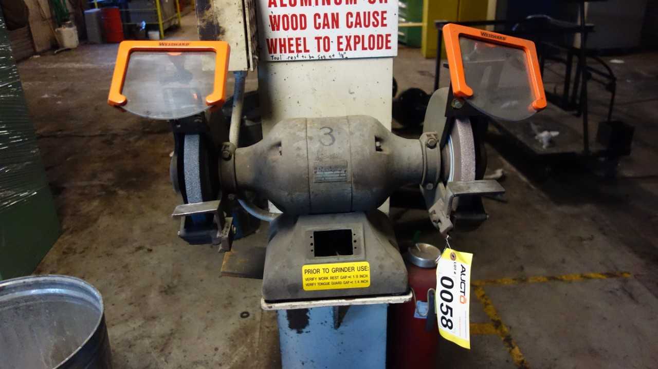 BLACK & DECKER 10IN BENCH GRINDER - GRINDING MACHINES