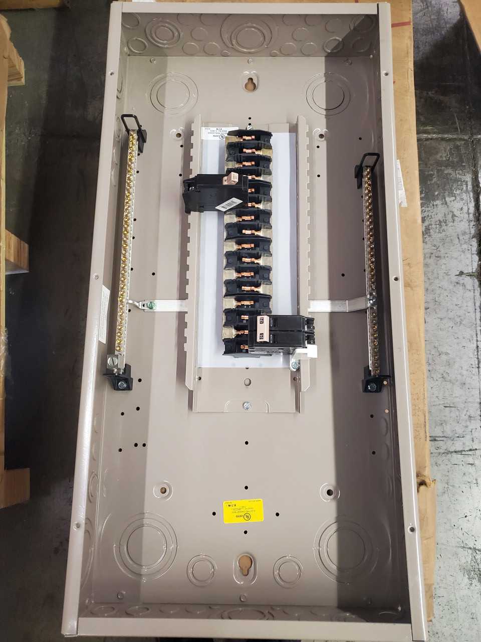 (1) Eaton CH30B125D 125A 1Ph Loadcenter 30 Circuit - CIRCUIT BREAKERS