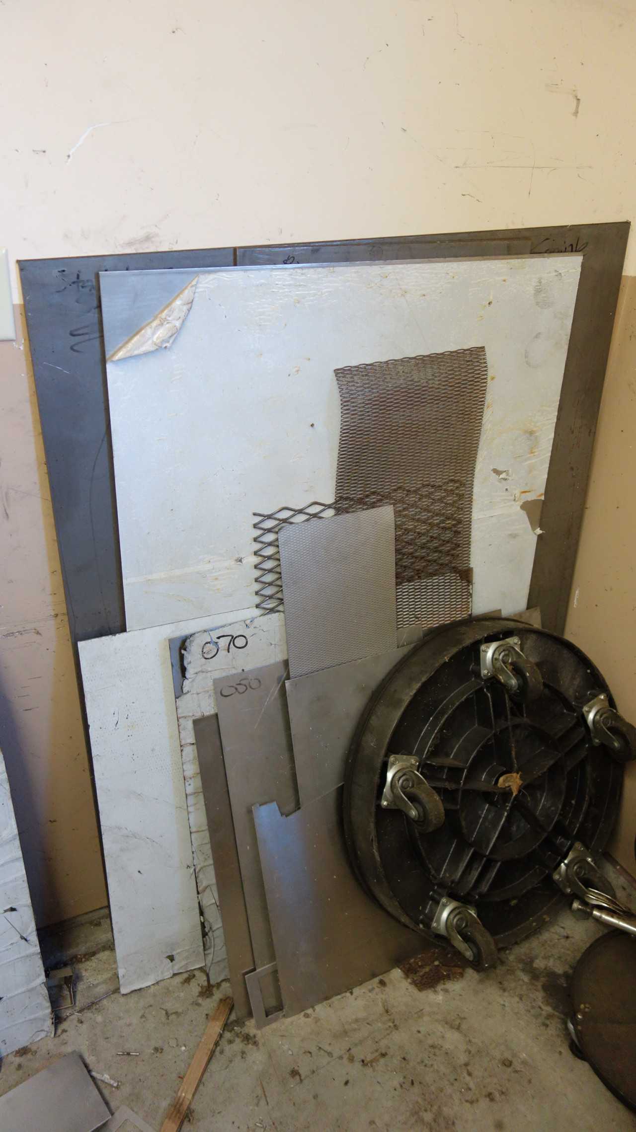 2 PALLETS OF ASSORTED SHEET METAL AND STANLESSS GRILL & ALUMINUM SHEETS ON WALL - MATERIAL HANDLING