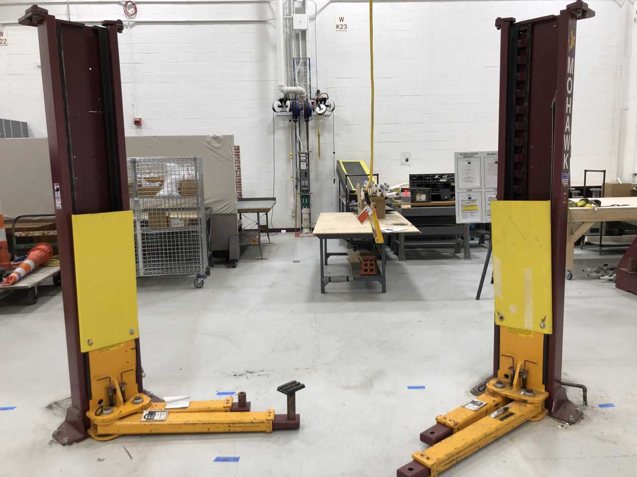 Mohawk Hydraulic Hoist - LIFTING EQUIPMENT