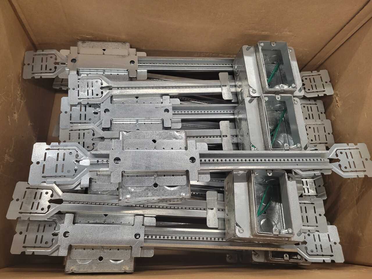 [Cooper Crouse-Hinds - 4 Cases of 20] "PF24TS-4D75" Slider Bracket / Outlet Box Assy. - CONDUIT FITTING