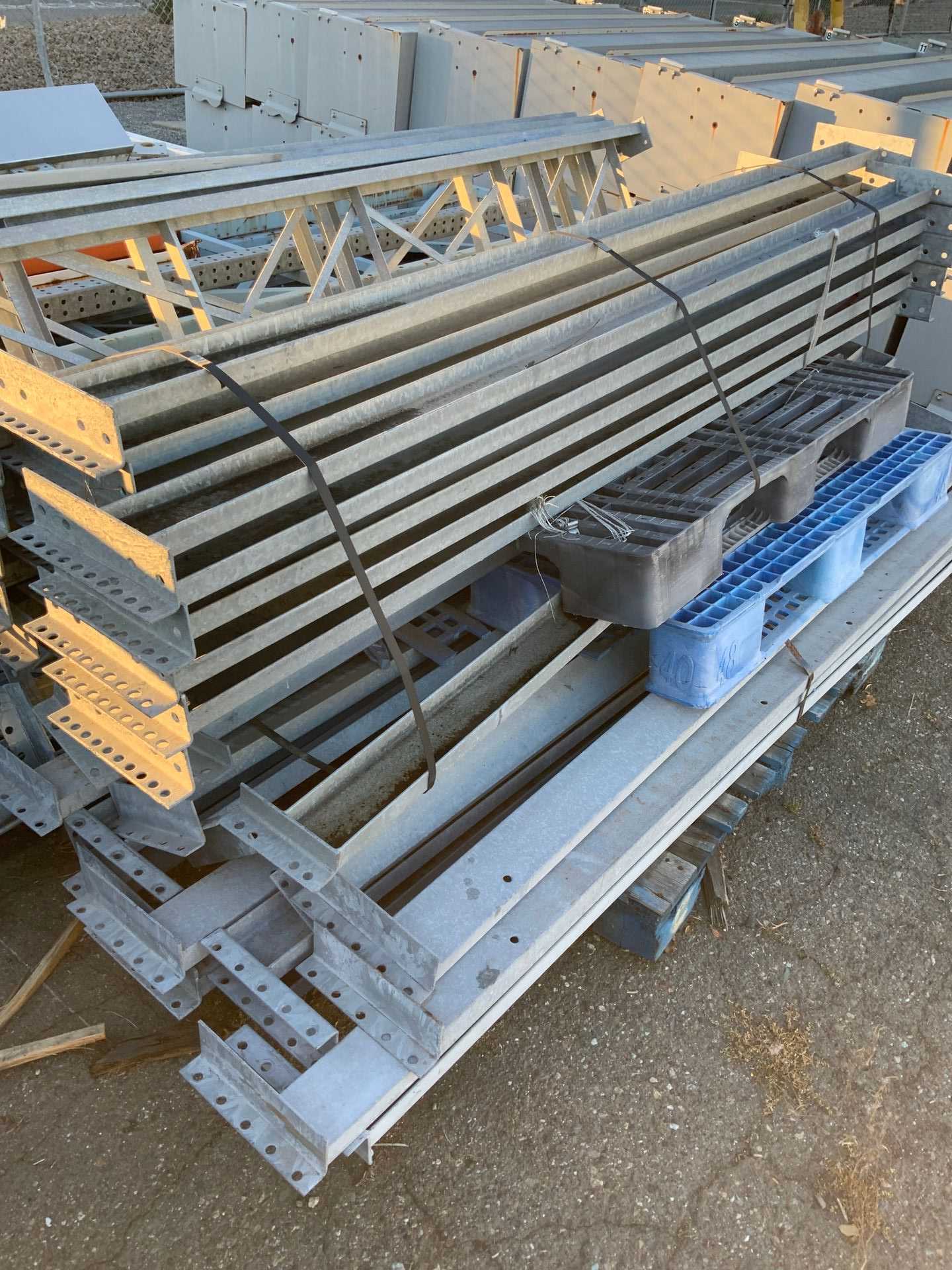 GALVANIZED PALLET RACKING