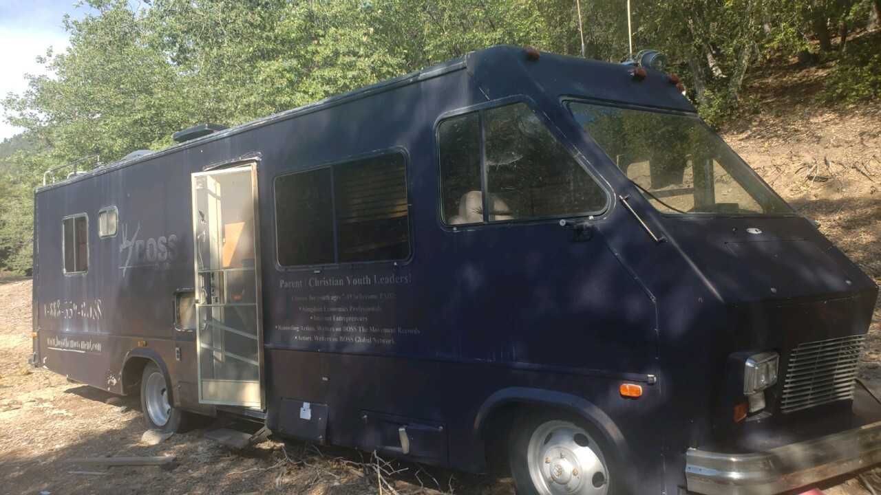1985 Hawkins Motor Coach - HYDRO EXCAVATOR TRUCKS