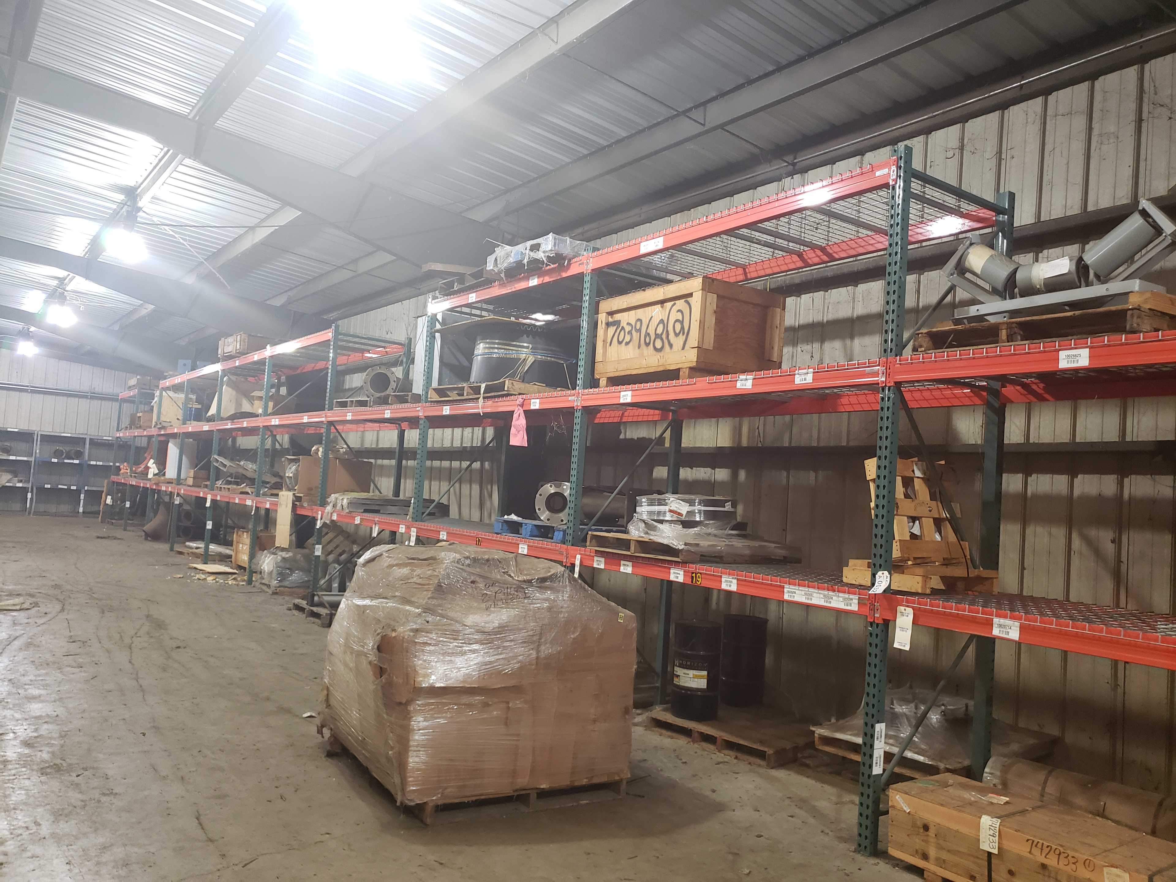 LOT OF PALLET RACKING - PALLET RACKING
