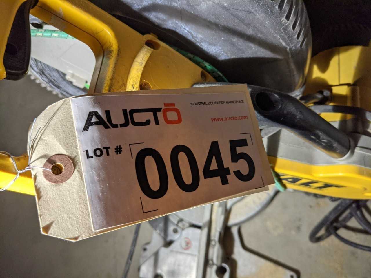 Dewalt DW718 Double Bevel Sliding Compound 12" Miter Saw - METAL SAWS