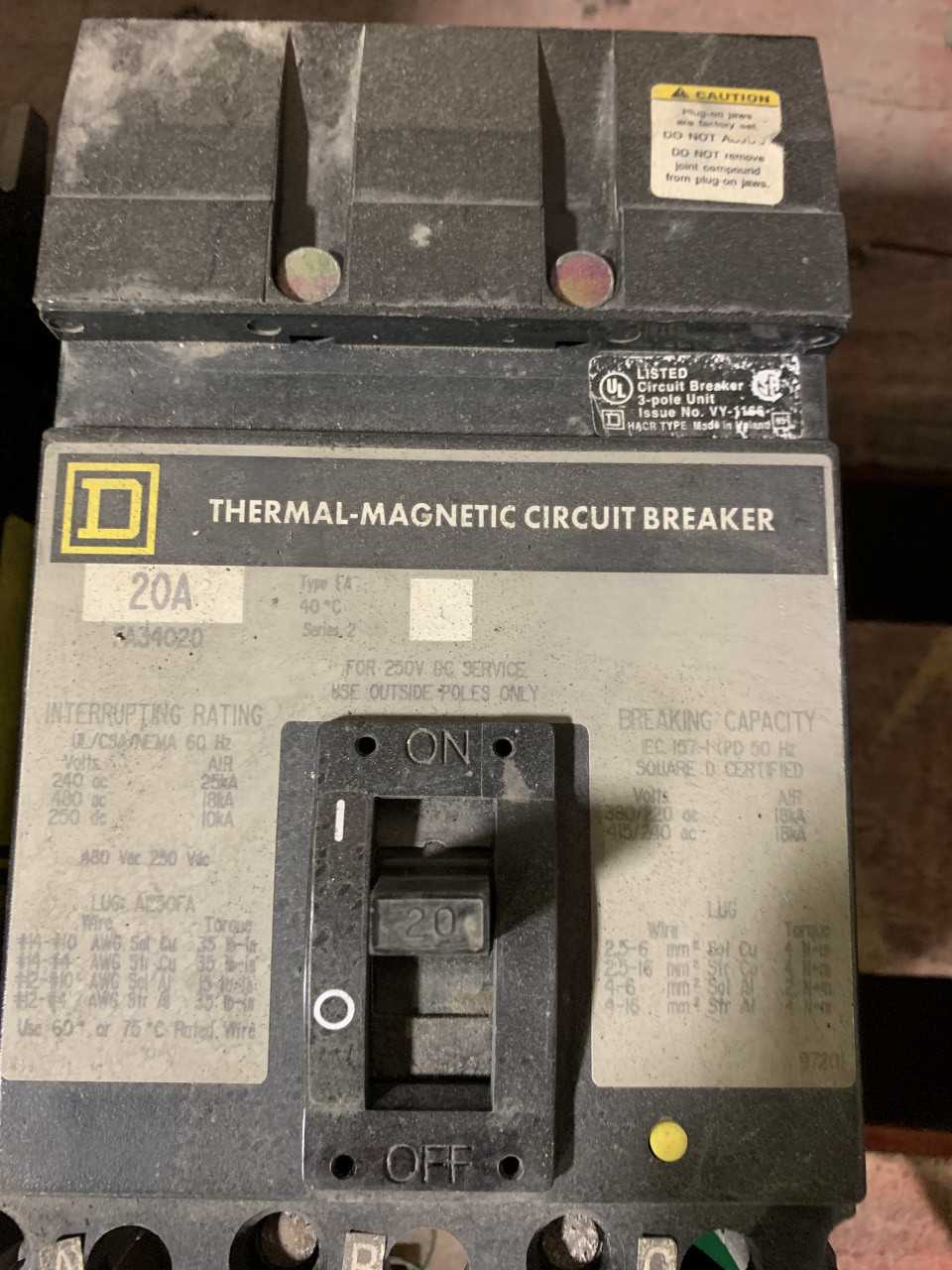 Lot of 100 Amp and 20 Amp Square-D Circuit Breakers - MISCELLANEOUS