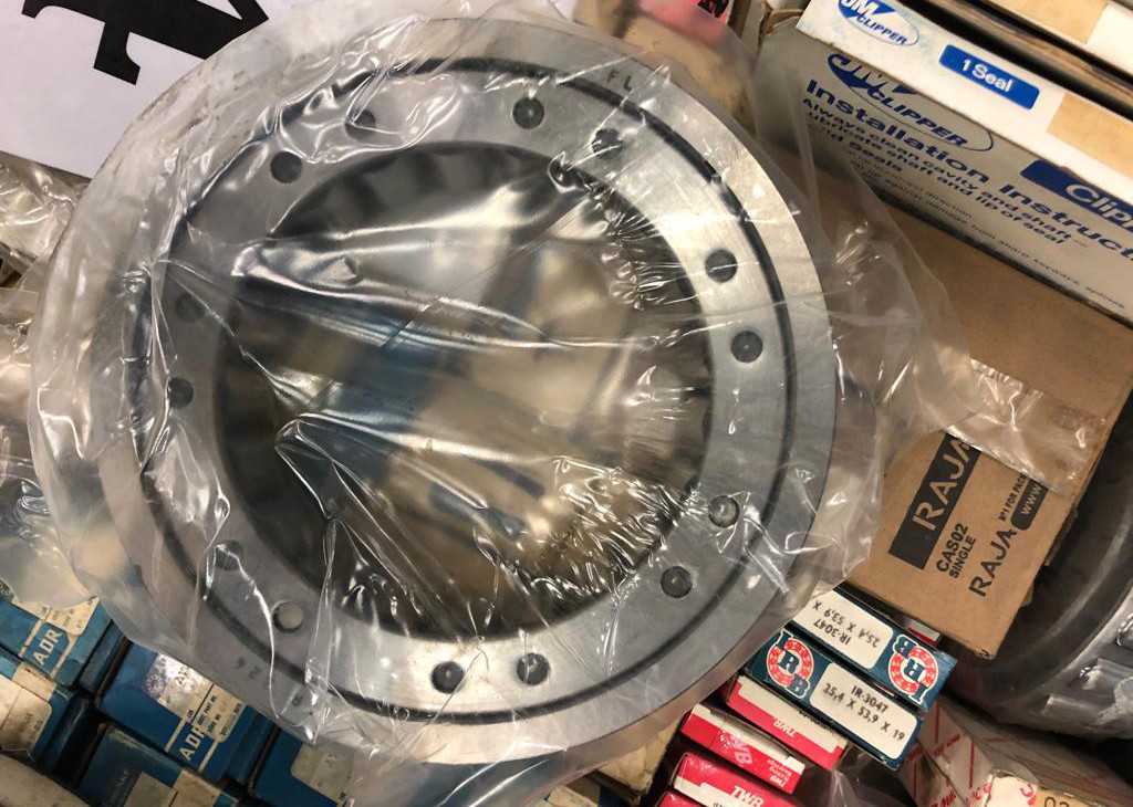 1 pallet of assorted bearings - BEARINGS