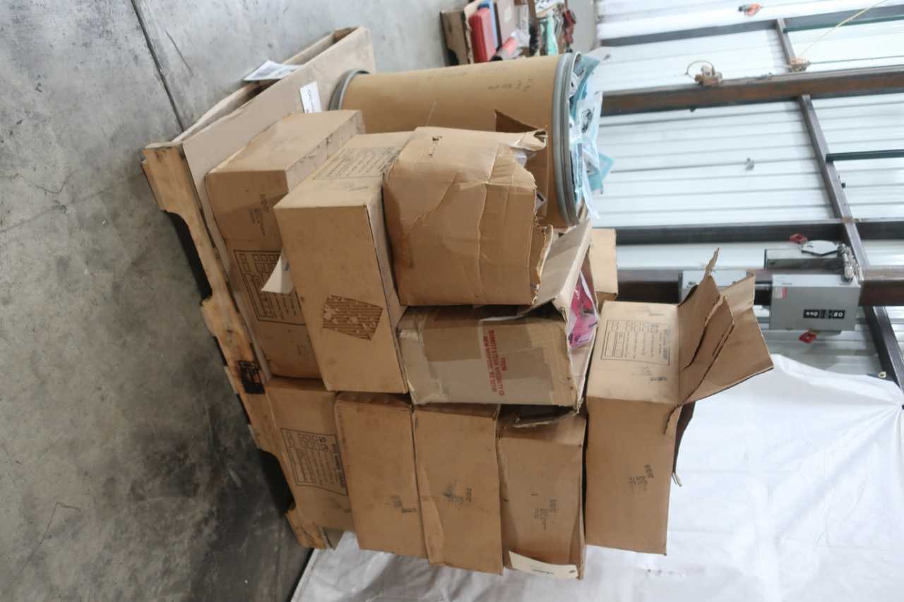 PALLET OF ASSORTED ROTO HAMMER AND BABBITT CHAIN WHEELS AND ACCESSORIES - LIFTING EQUIPMENT