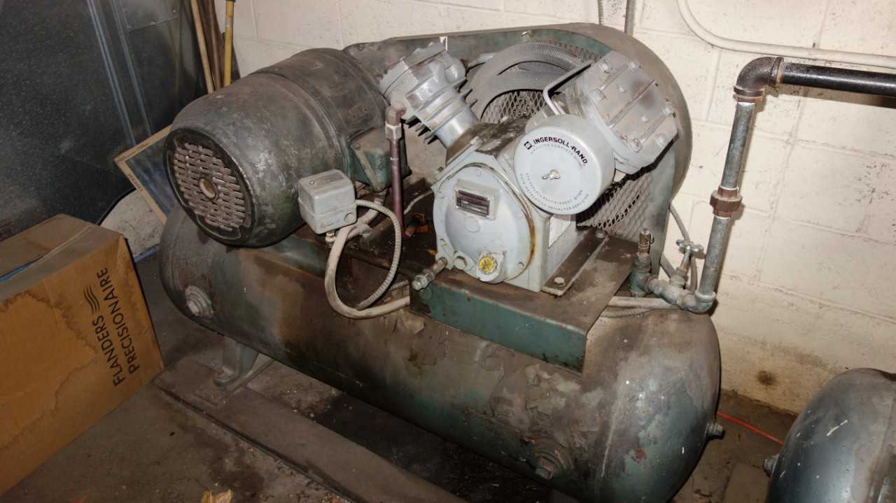 INGERSOLL-RAND 253 D5 5HP 230V-AC TYPE 30 AIR COMPRESSOR - AIR COMPRESSORS