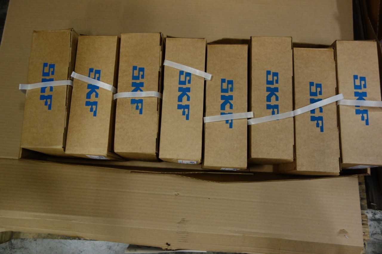 LOT OF 8 BOXES OF SKF ROLLER BEARINGS - BEARINGS