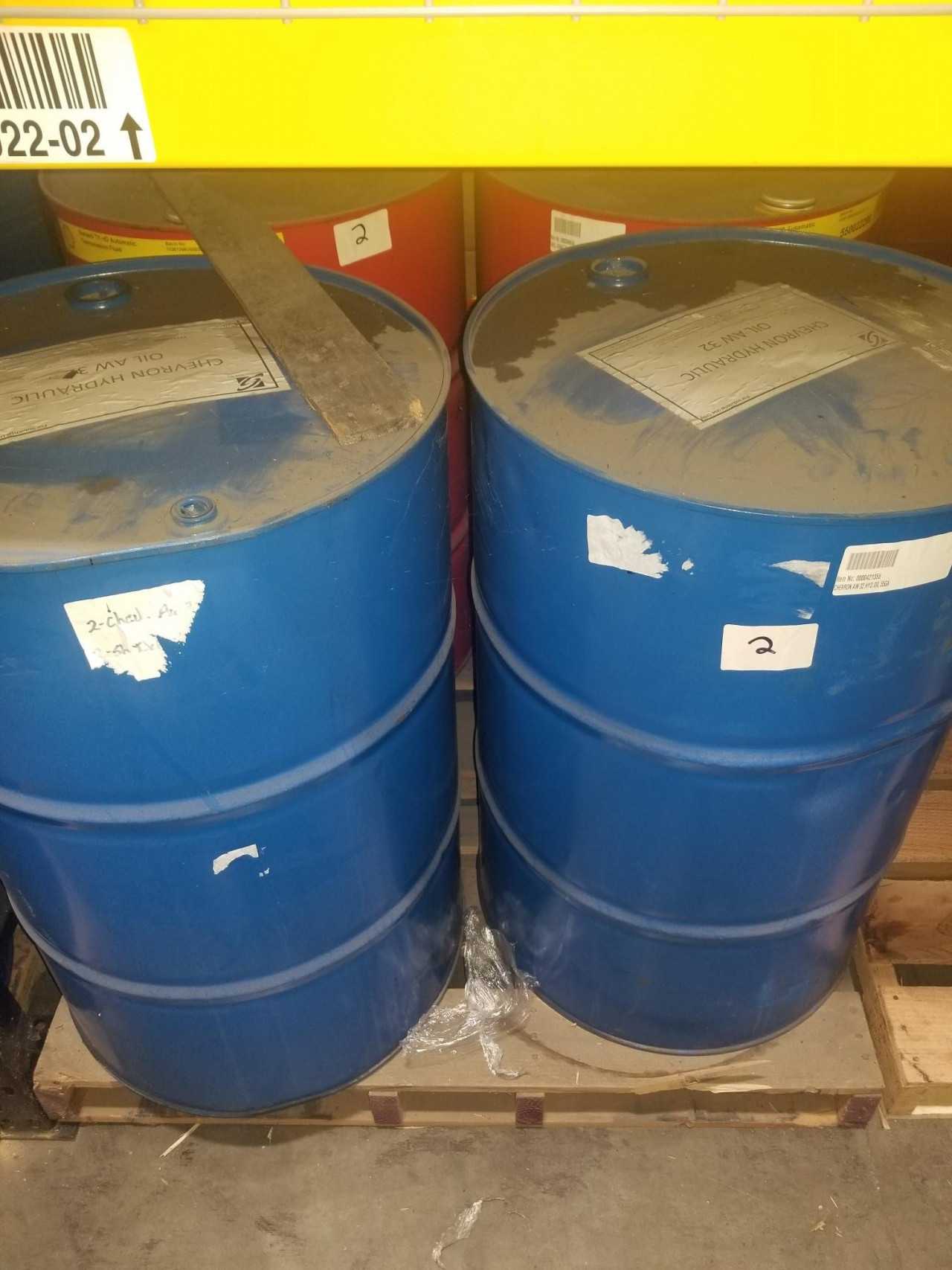 Lot of 2 Drums - CHEVRON AW 32 HYDRAULIC OIL 55GA (110 ga total) - MISCELLANEOUS