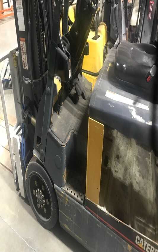 #1 / Cat Electric Lift - FORKLIFTS