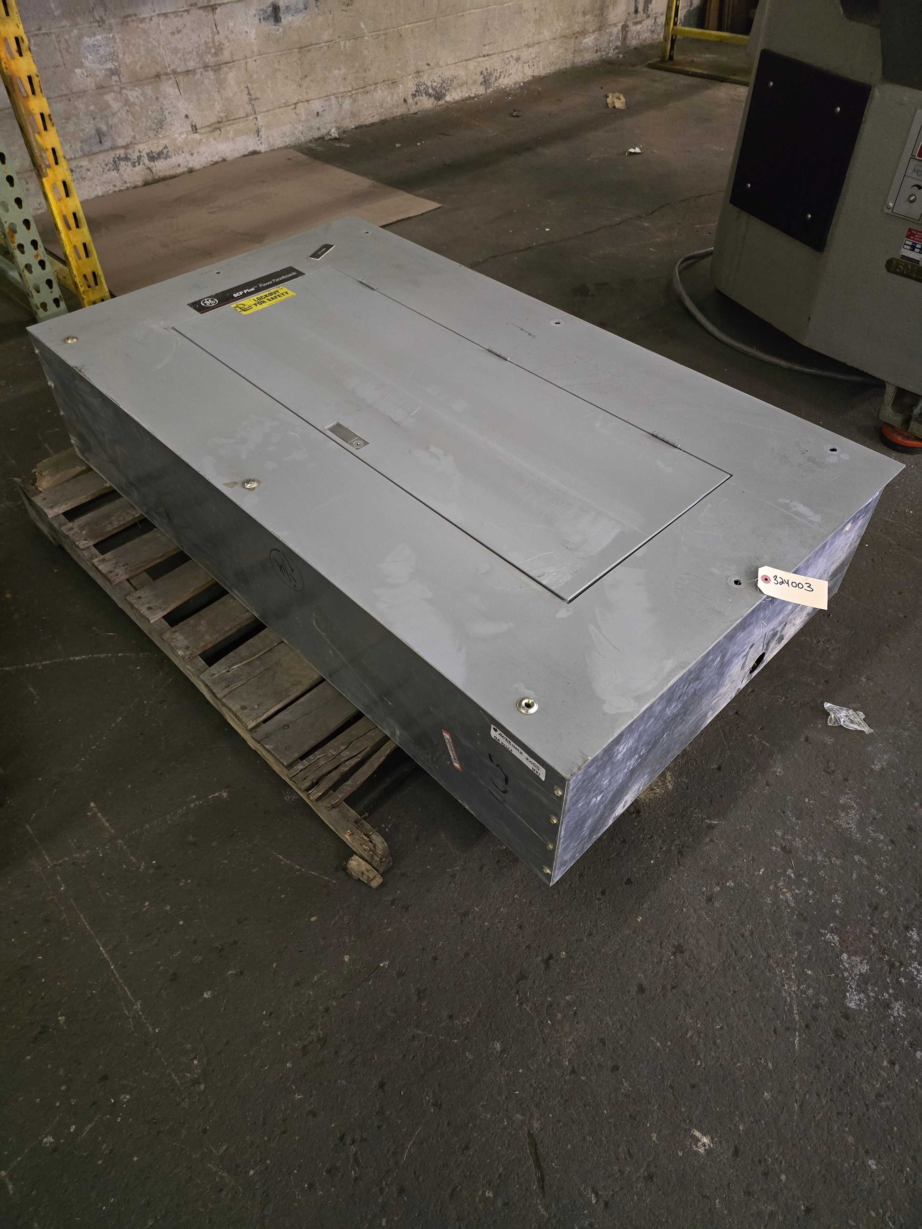 GE DPH2NW MAIN LUG SCP PANELBOARD - ELECTRONIC COMPONENTS