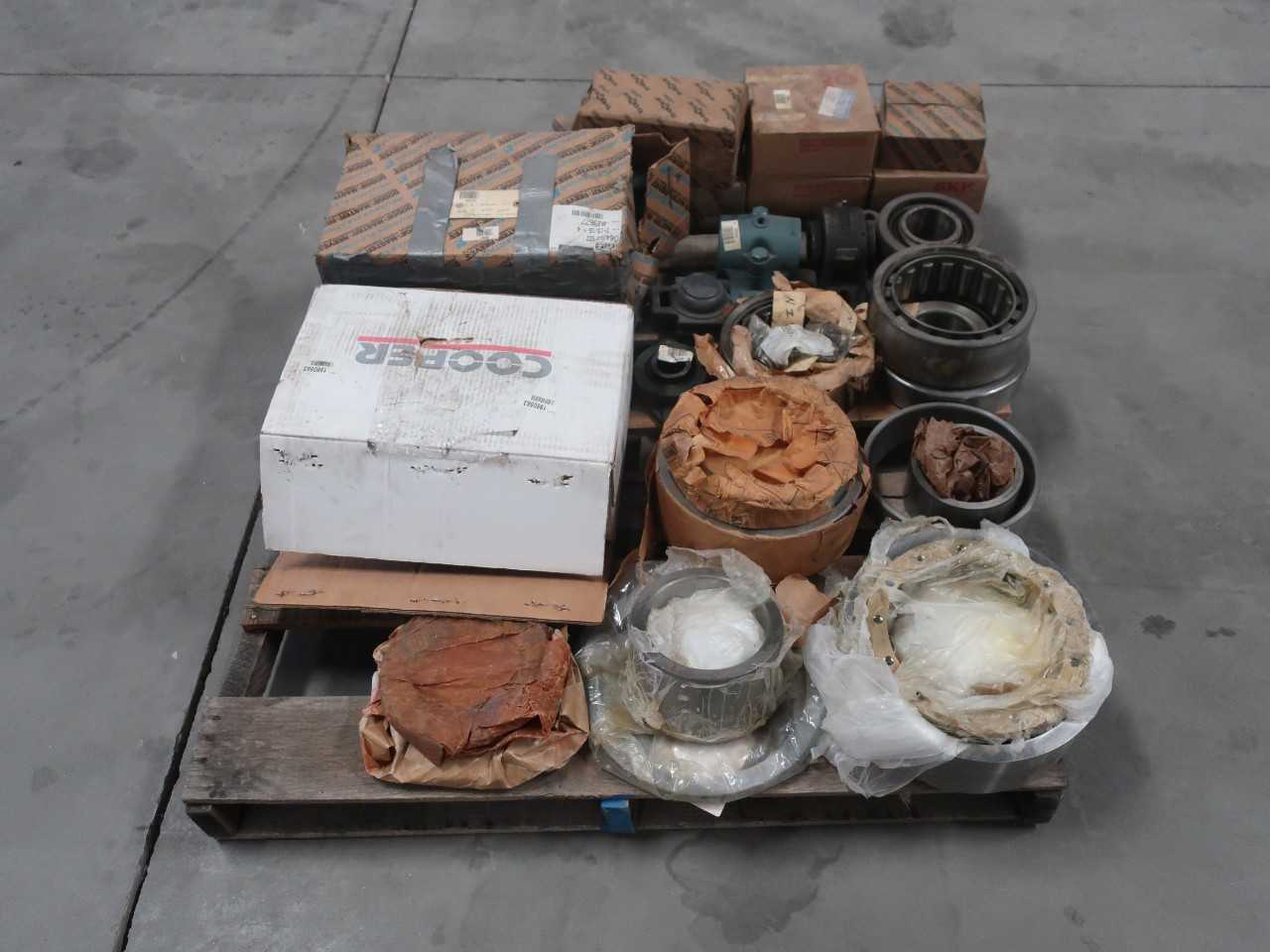 1 PALLET OF ASSORTED BEARINGS - BEARINGS
