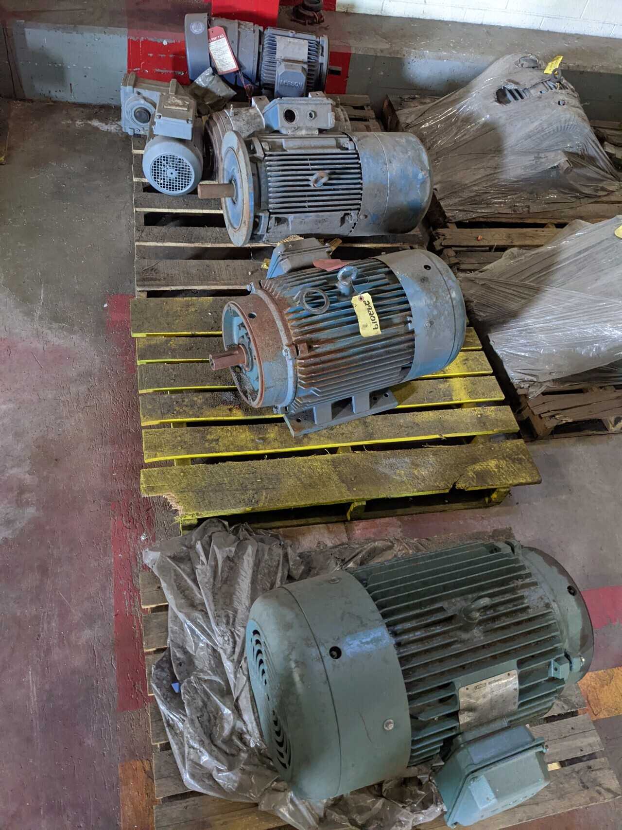 11 PALLETS OF ASSORTED AC MOTORS, FAN, WIRE, SIEMENS, LEESON, US MOTORS (NEED REPAIRS) - ELECTRIC MOTORS