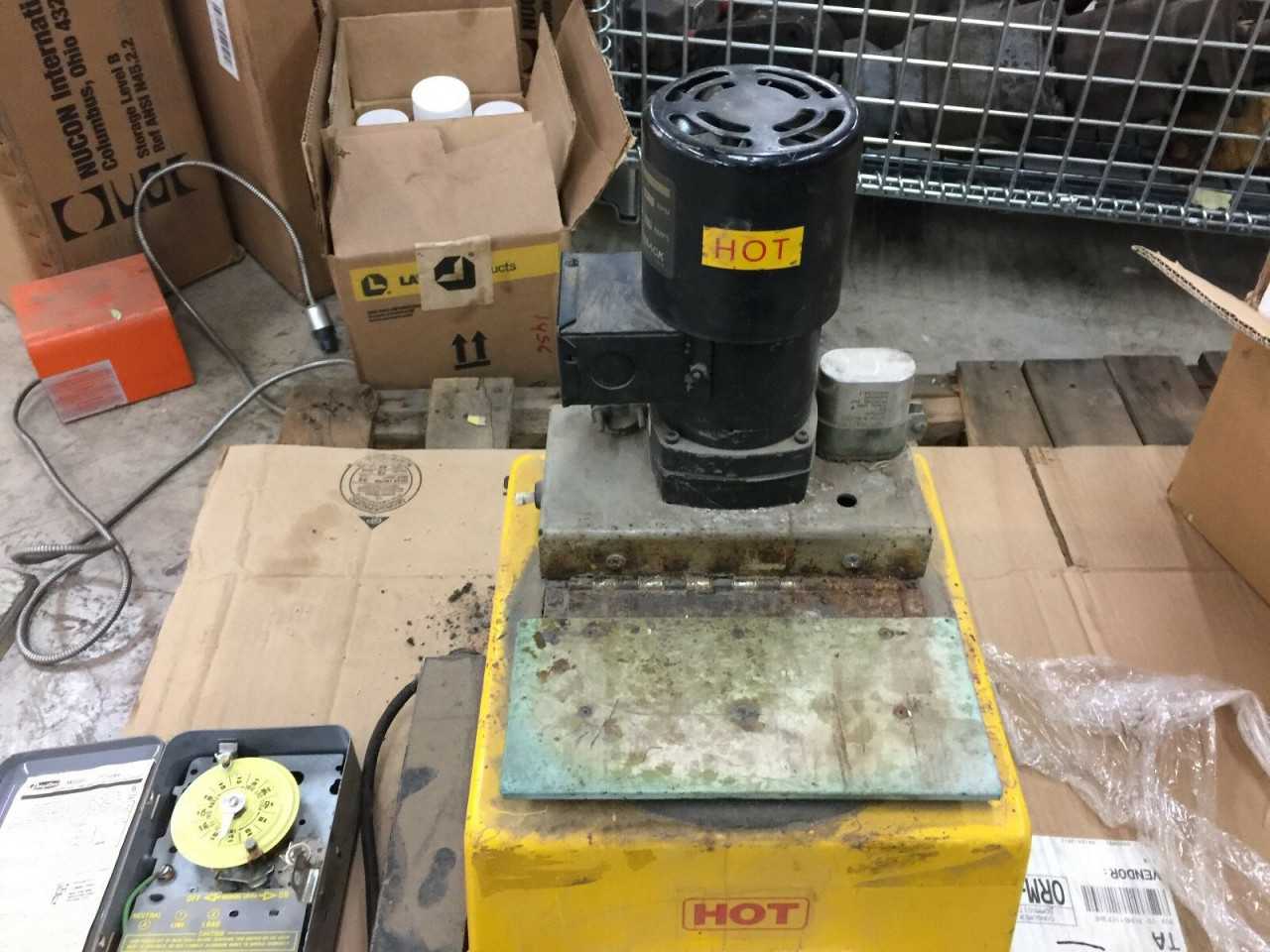 USED SLAUTTERBACK LS-10H 120VAC 1000WATT HOT GLUE DISPENSER 75047-000 - ELECTRIC POWER TOOLS
