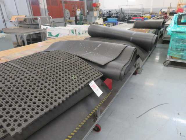 Floor mats (lot) - MISCELLANEOUS