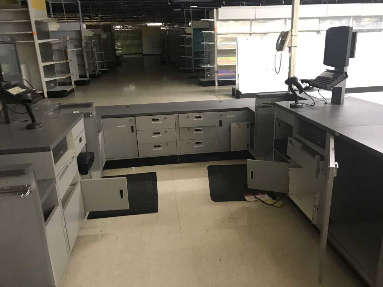 LOT OF ALL DESK TABLES - PLANT & FACILITY EQUIPMENT