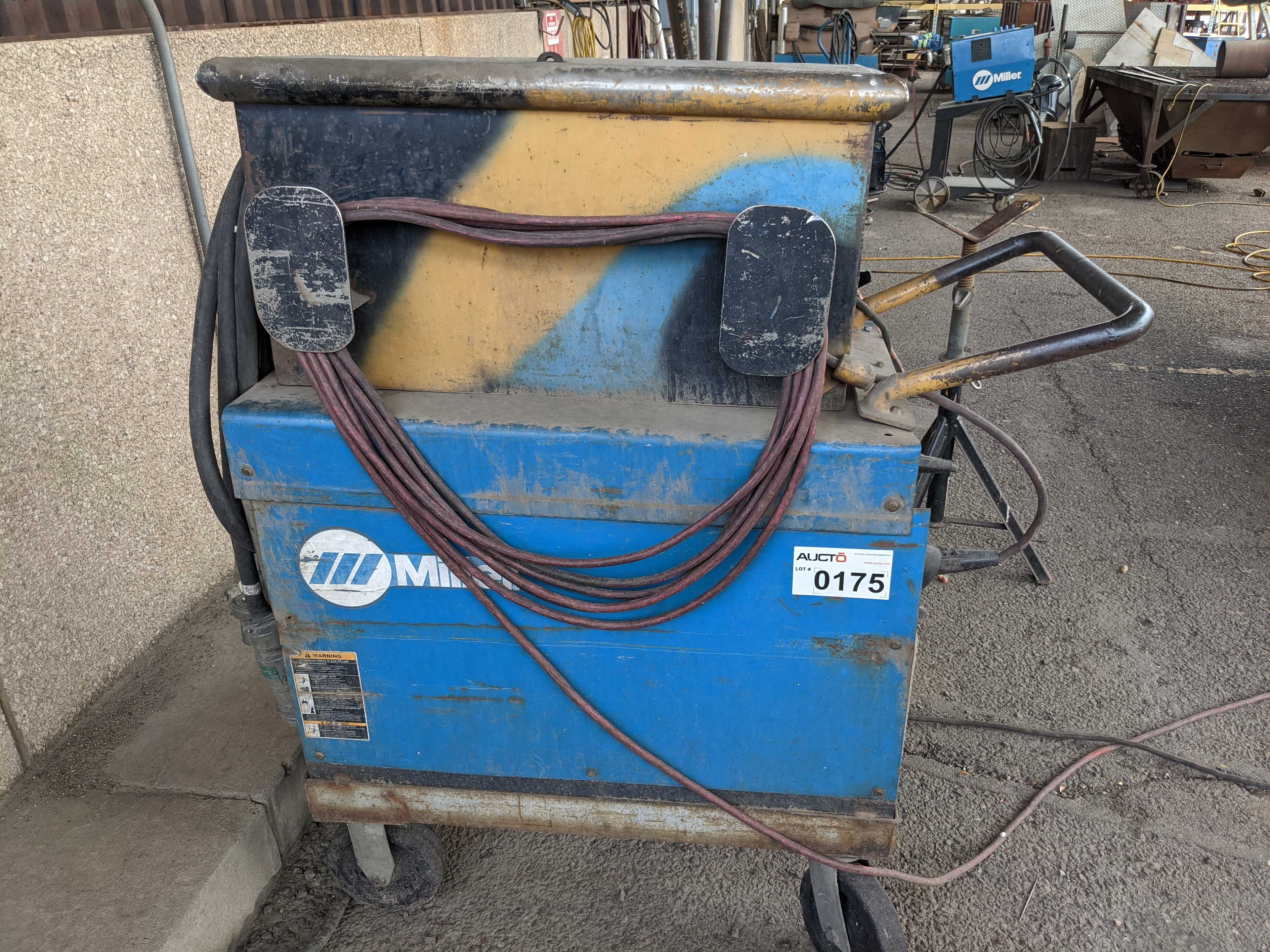WELDER - WELDING EQUIPMENT