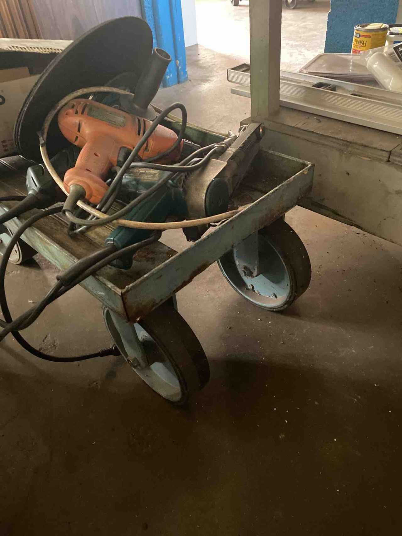 Shop cart - MATERIAL HANDLING