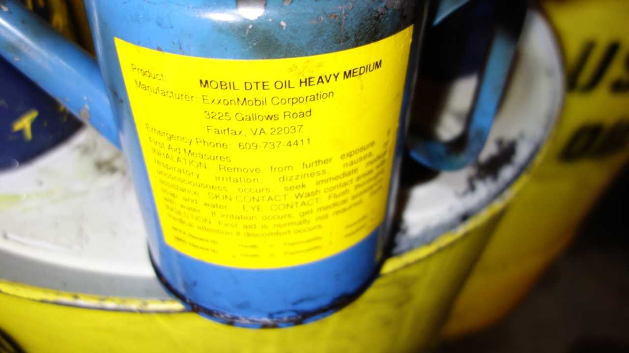 LOT OF ASSORTED EMPTY KEROSINE-OIL CANS, EAGLE - WASTE BINS