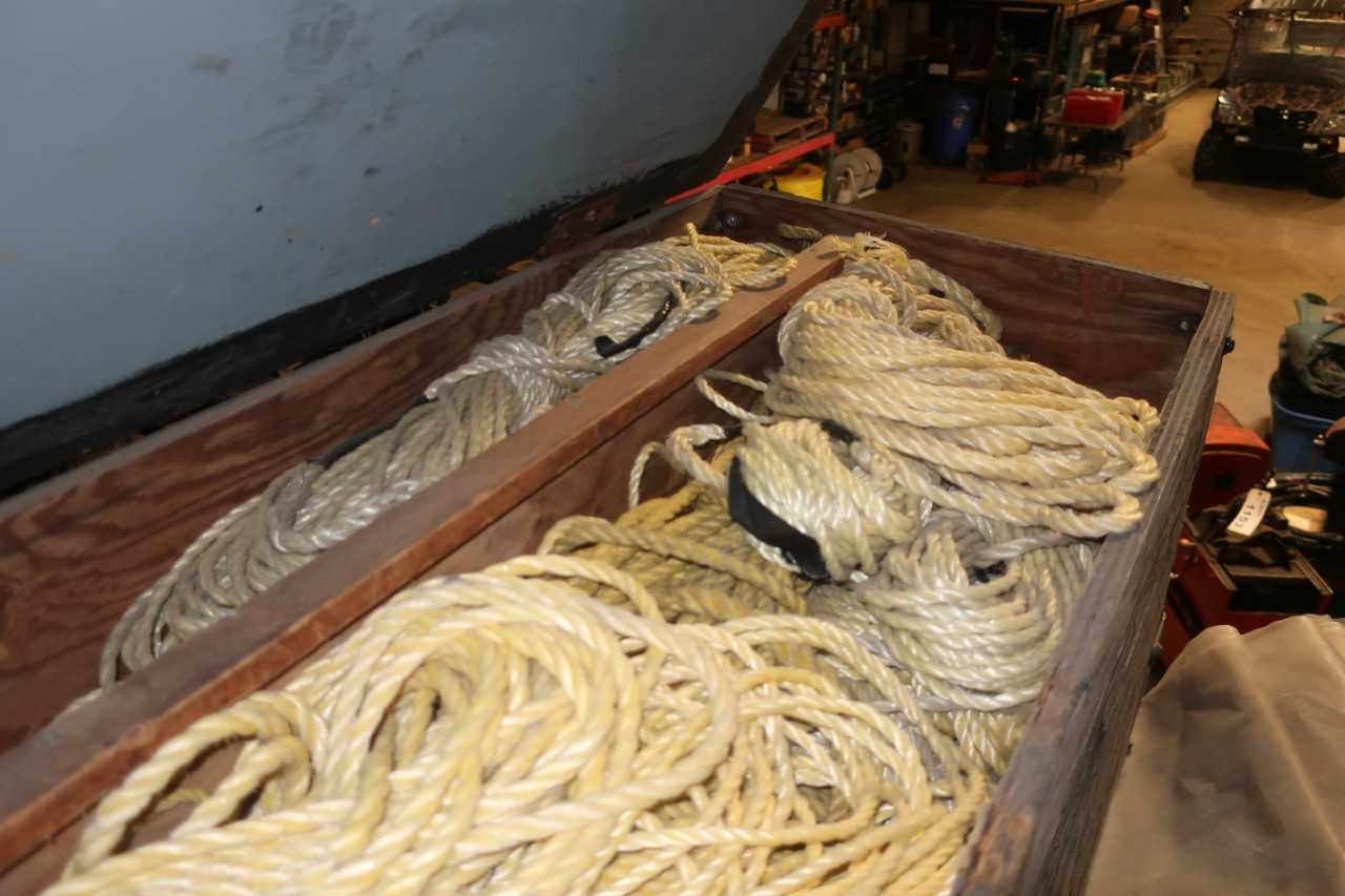 TOOL STORAGE CHEST WITH ROPE - TOOL STORAGE