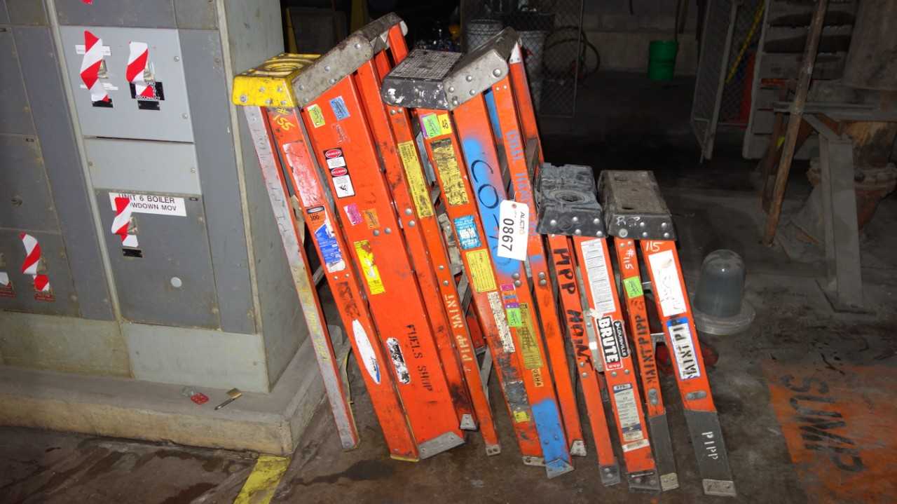 LOT OF ASSORTED FIBERGLASS LADDERS - MISCELLANEOUS