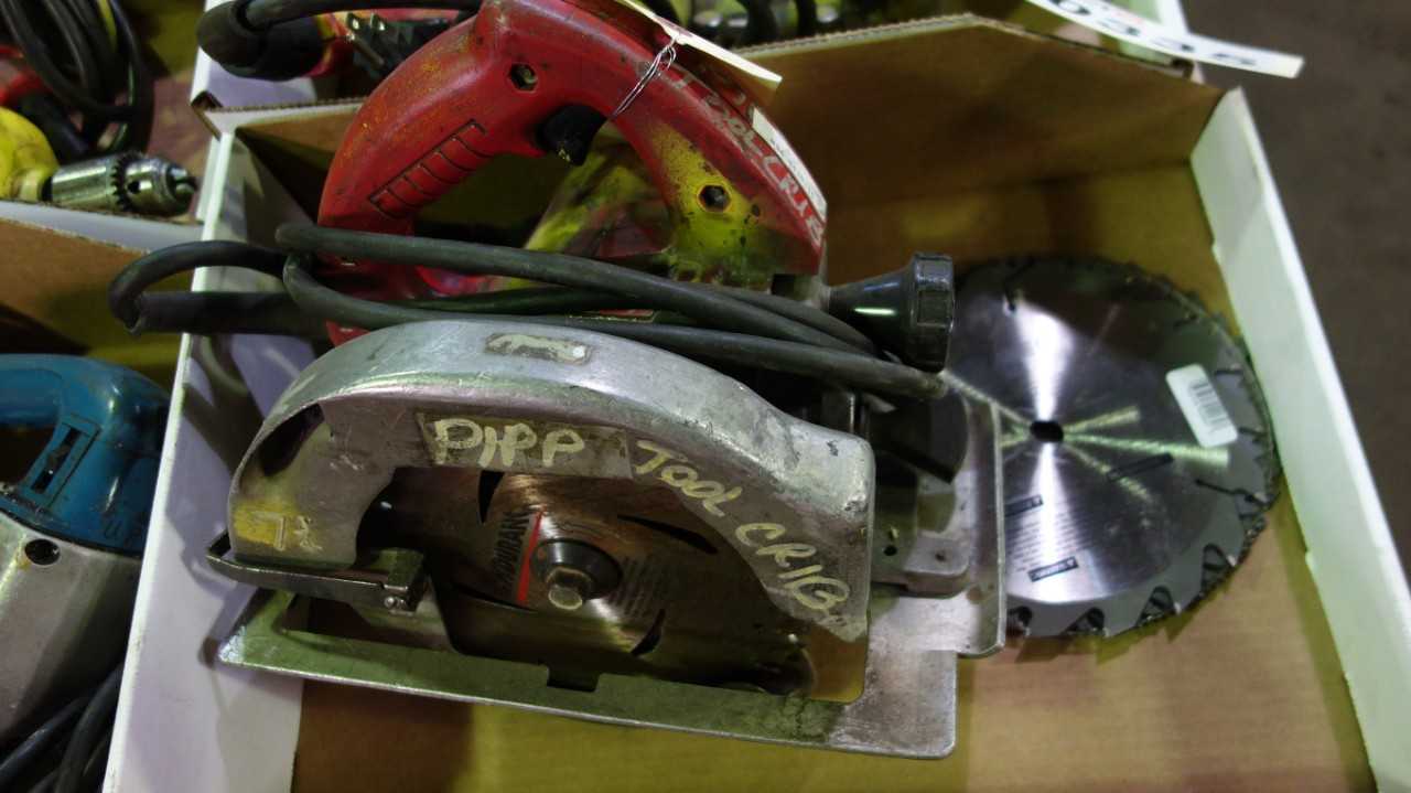 LOT OF 2 ASSORTED DEWALT ANGLE GRINDERS, DW402 - ELECTRIC POWER TOOLS