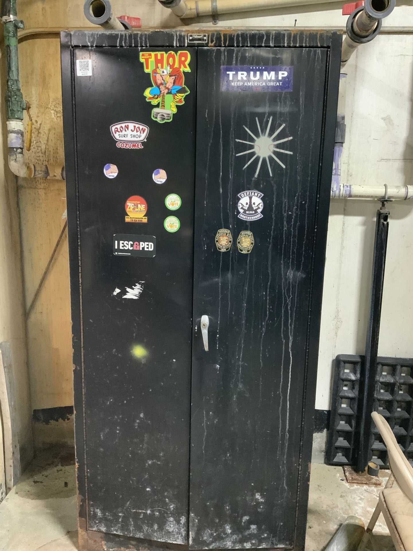 STORAGE CABINET - TOOL STORAGE