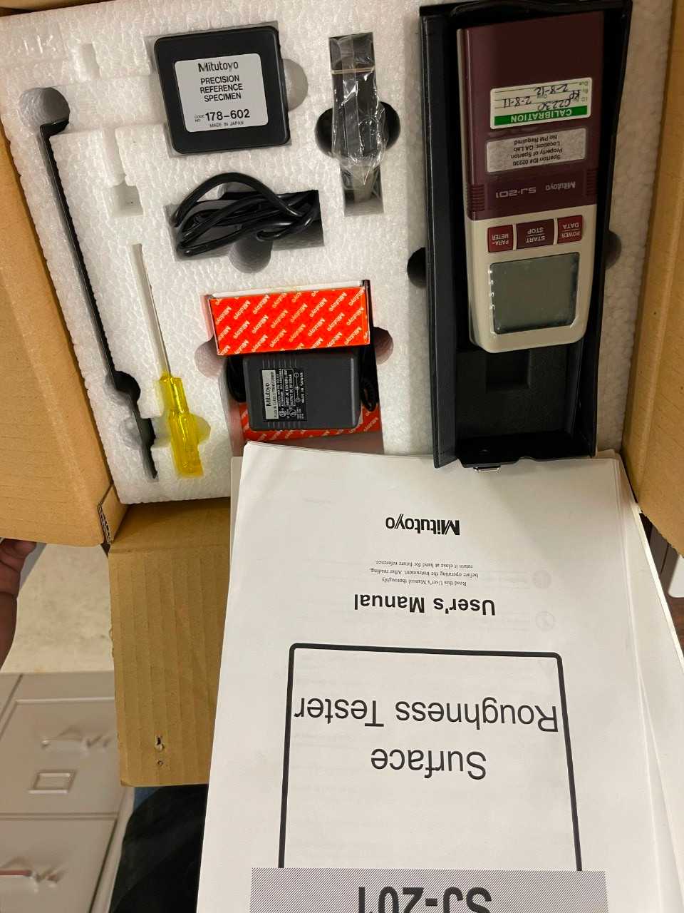Mitutoyo SJ-201 Digital Surface Roughness Tester - ELECTRIC POWER TOOLS