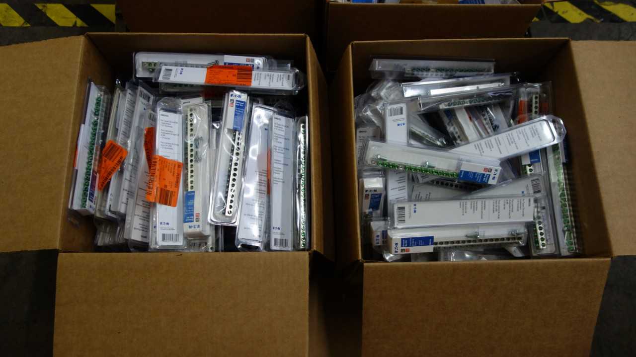 2 BOXES OF EATON CH BR GROUND BAR KITS - ELECTRICAL COMPONENTS
