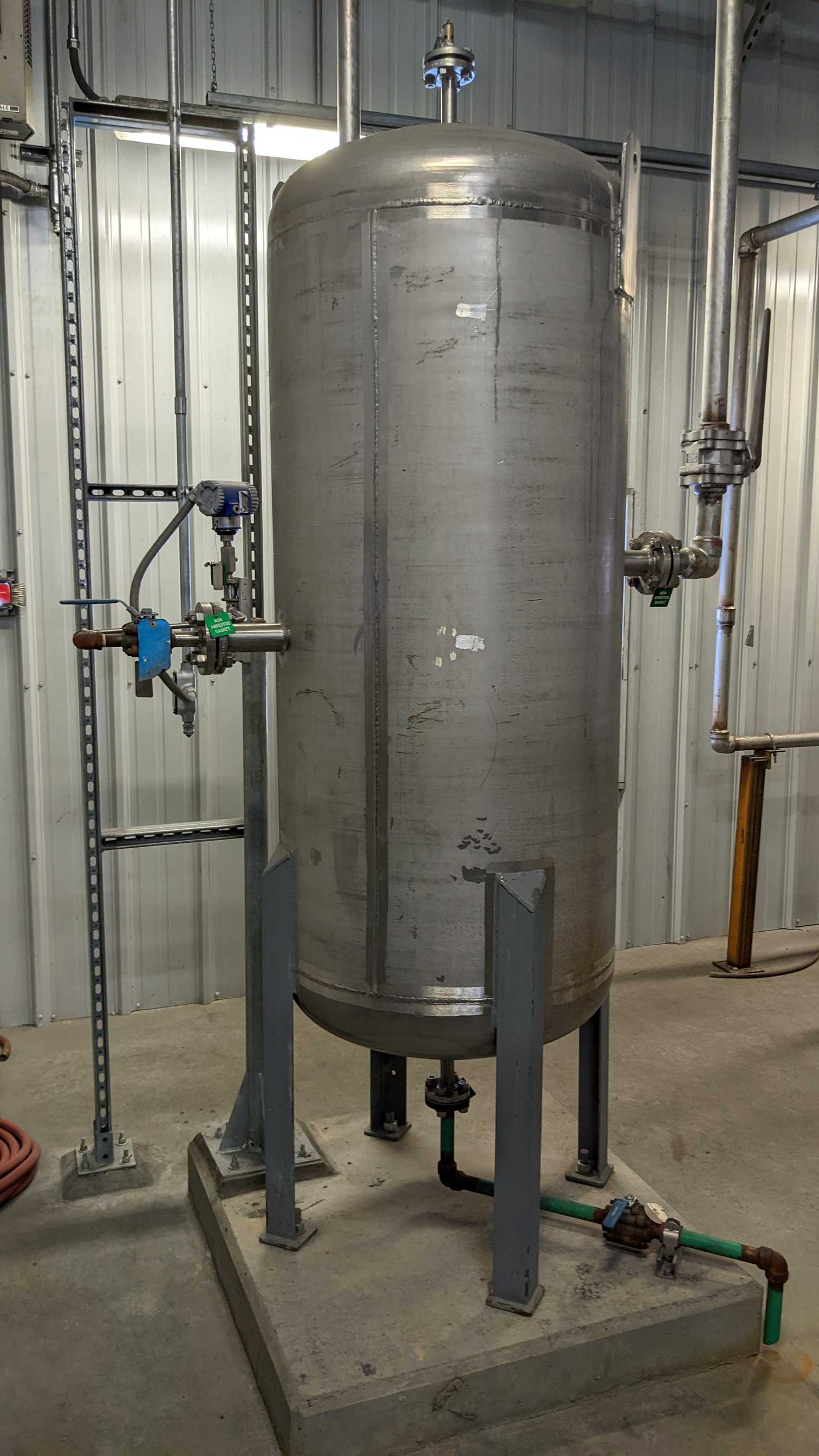 STAINLESS TANK - PROCESS EQUIPMENT