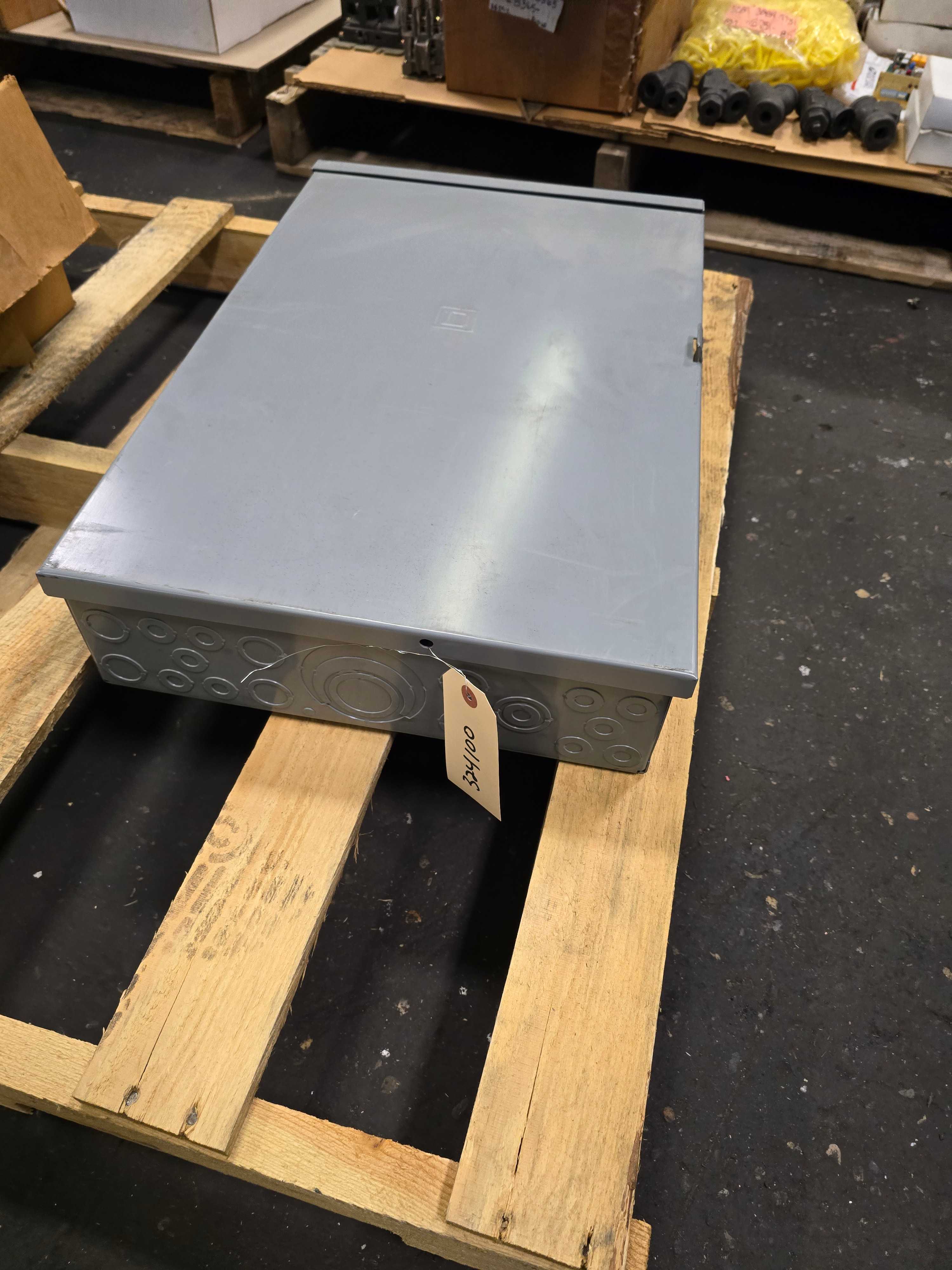 SQUARE D 100 AMP MAIN BREAKER OUTDOOR LOAD CENTER - ELECTRICAL COMPONENTS