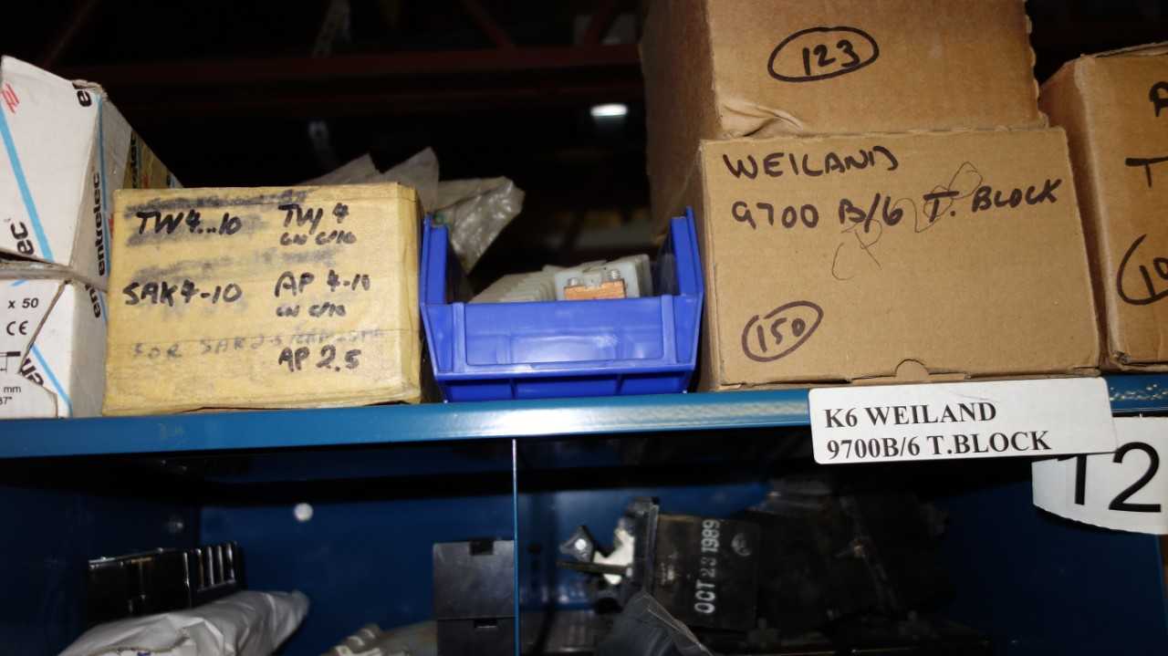 LOT OF ASSORTED TERMINAL BLOCKS AND TERMINAL BASES - ELECTRICAL COMPONENTS