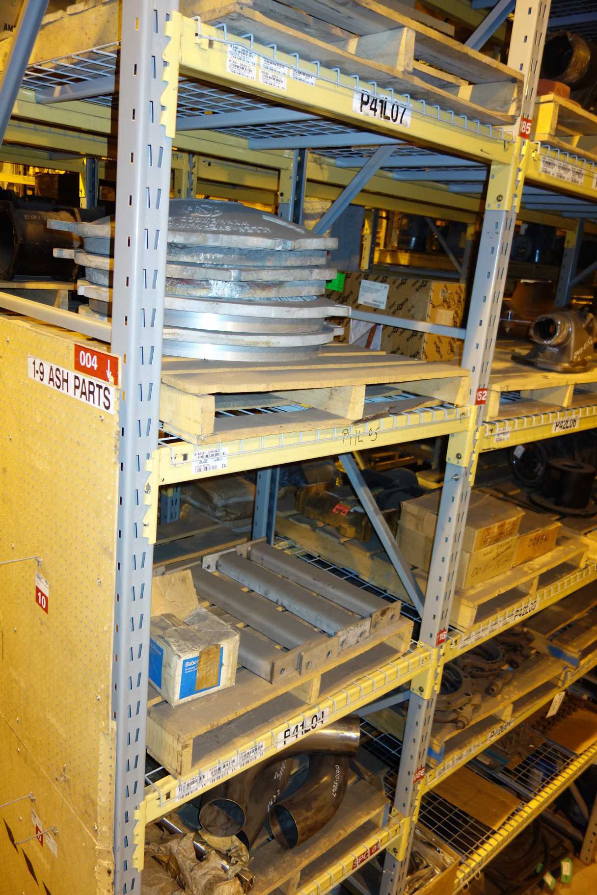 CONTENTS OF 2 UPRIGHT RACKING SECTIONS, TURBINE - INDUSTRIAL PARTS