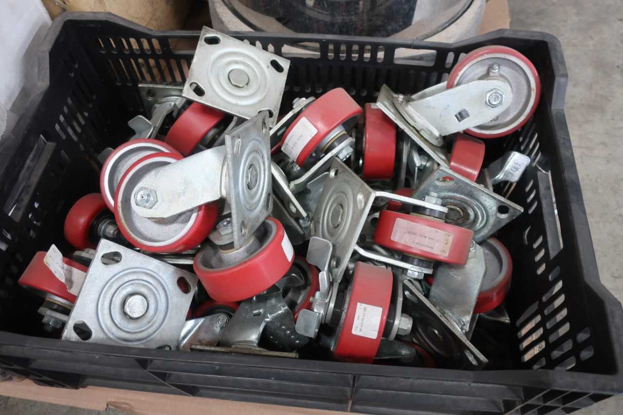 4 PALLETS OF ASSORTED SHOP SUPPLIES - LIGHTING
