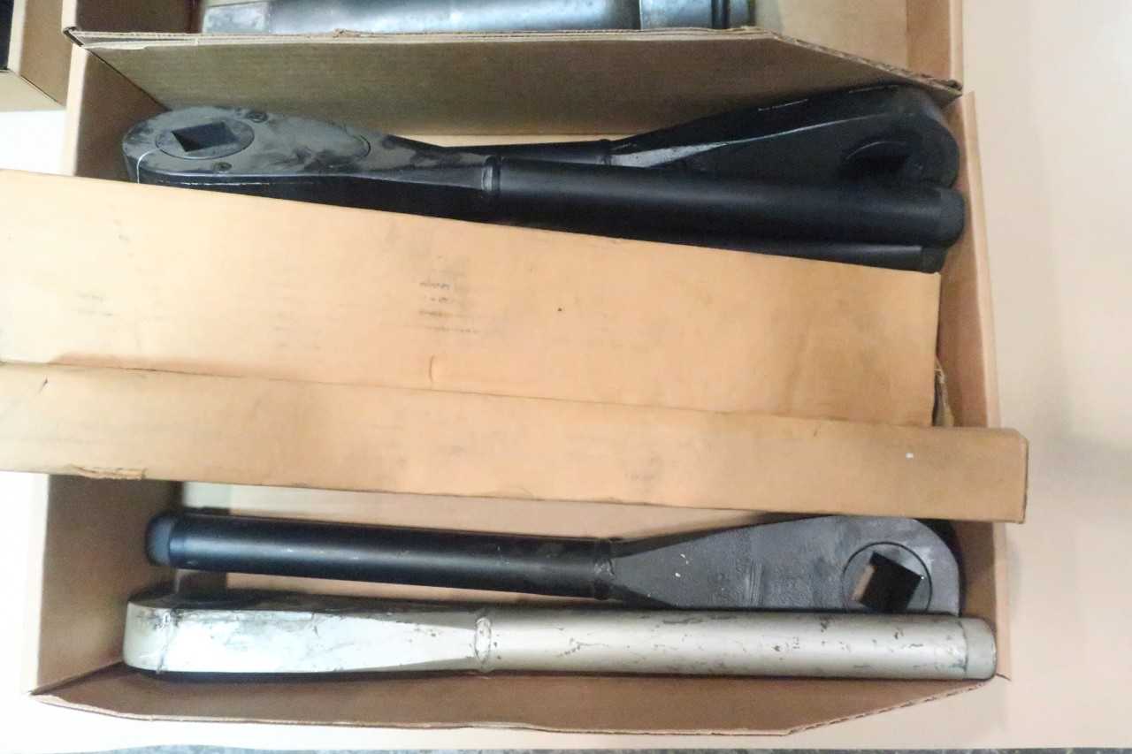 LOT OF ASSORTED HAND TOOLS- POP-A-PLUG REMOVAL TOOL, RACHETS, DRIVER EXTENSIONS- CURTISS-WRIGHT, LOWELL, POWERHOUSE - HAND TOOLS