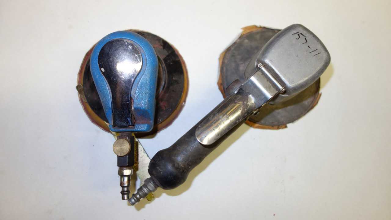 LOT OF 2 ASSORTED CHICAGO PNEUMATIC AIR SANDERS - PNEUMATIC POWER TOOL